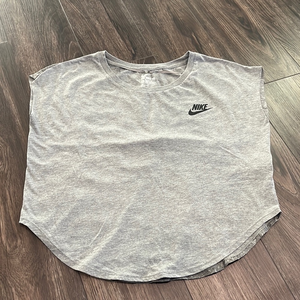 Nike athletic cut shirt